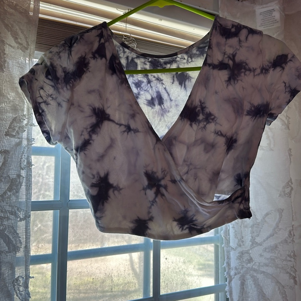 Aéropostale sleeved cropped shirt